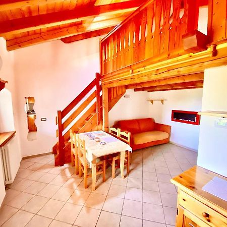 Appartement Attico Panoramico Con Soppalco à Gignod Extérieur photo