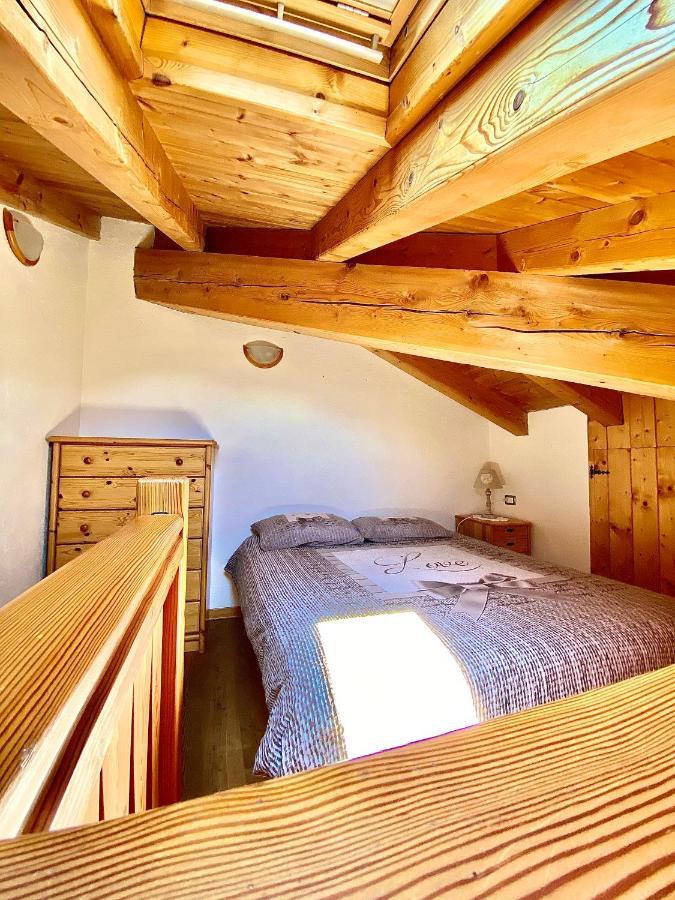 Appartement Attico Panoramico Con Soppalco à Gignod Extérieur photo