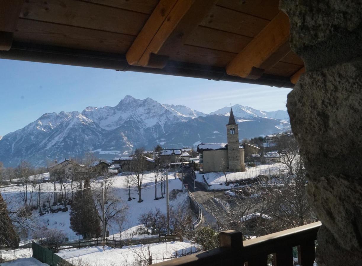 Appartement Attico Panoramico Con Soppalco à Gignod Extérieur photo